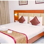 Sea View Hotel- New - S H R I - Gajanana - Near Jagannath Temple - Fully Air Conditioned Hotel - Best Luxuary Hotel