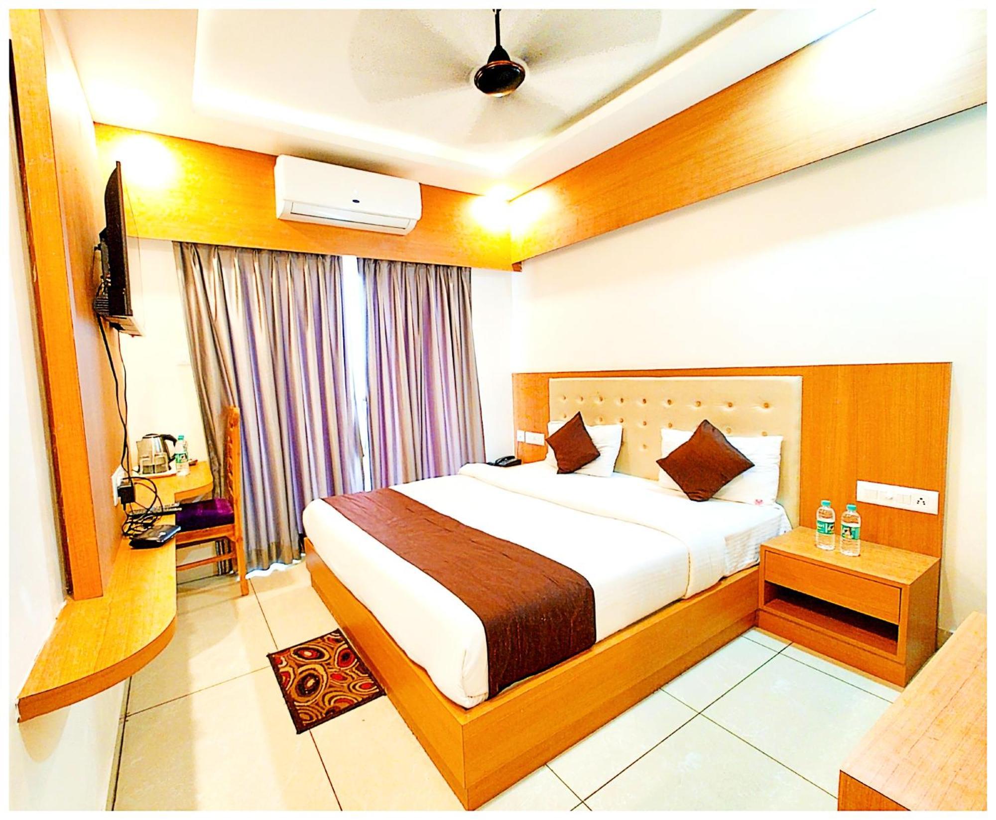 Sea View Hotel- New - S H R I - Gajanana - Near Jagannath Temple - Fully Air Conditioned Hotel - Best Luxuary Hotel Hotel Puri
